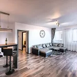 Modern Apartment With City-View Near Poiana Brasov
