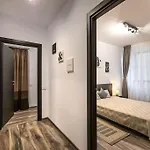 Modern Apartment With City-View Near Poiana Brasov